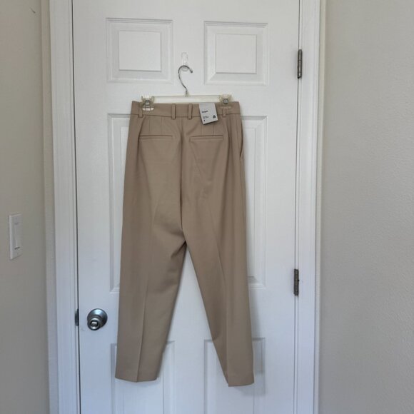 NEW ARITZIA BABATON Vogue Pants Relaxed Mid Rise Pleated Pants Size 6 Cream Tan - Picture 4 of 9